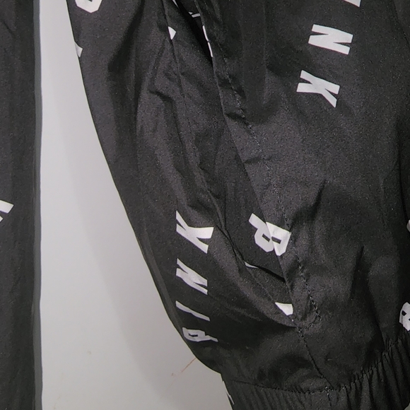 New PINK RAINCOAT - Picture 4 of 5